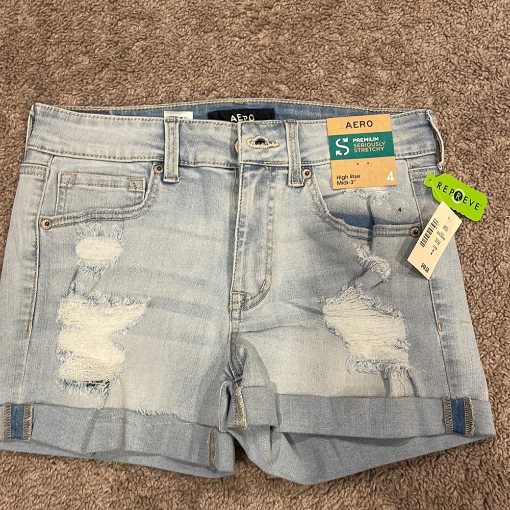 Aero Shorts Size 4